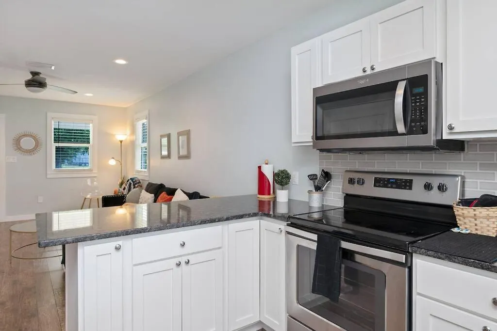Holiday home Stylish 2 Bedroom Home Close 2 Dtown, Nas, And Bch Pensacola